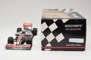 McLaren MP4-25 Vodafone #1 J. Button F1 2010 Minichamps 1:18 530101871-R1 Metal — zdjęcie 6 z 7