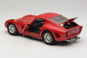 Ferrari 250 GTO Czerwony Bburago 1:18 B003 Metal — zdjęcie 5 z 8