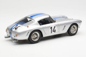 Ferrari 250 GT SWB #14 P. Noblet / J. Guichet Team Noblet 3rd Place 24 Hours of Le Mans 1961 CMC 1:18 M-079 Metal — zdjęcie 2 z 6