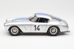 Ferrari 250 GT SWB #14 P. Noblet / J. Guichet Team Noblet 3rd Place 24 Hours of Le Mans 1961 CMC 1:18 M-079 Metal — zdjęcie 3 z 6