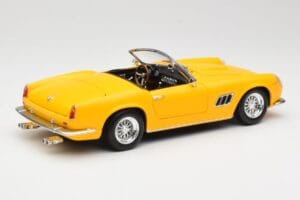 Ferrari 250 GT California Spider Żółty Hot Wheels 1:18 23905 Metal — zdjęcie 3 z 8