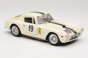 Ferrari 250 GT SWB Berlinette #19 Tour de France Automobile 1961 Eagles Race 1:18 6500 Metal — zdjęcie 6 z 8