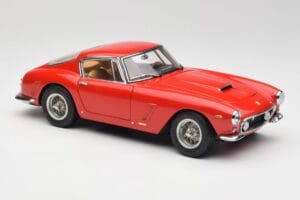 Ferrari 250 GT SWB Czerwony CMC 1:18 M-046 Metal — zdjęcie 4 z 6