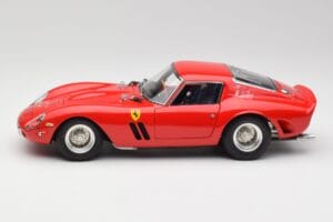 Ferrari 250 GTO London Show Czerwony CMC 1:18 M-256 Metal — zdjęcie 3 z 6