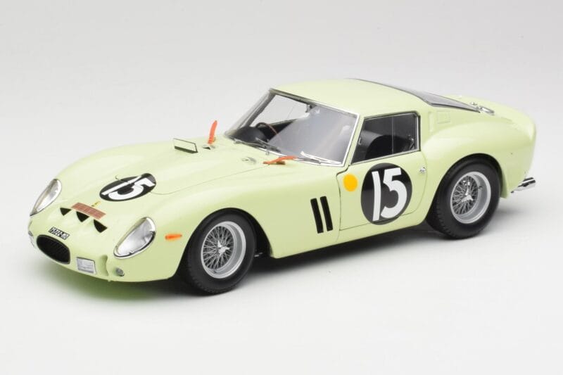 Ferrari 250 GTO #15 S. Moss / I. Ireland Goodwood Tourist Trophy Winner 1962 Kyosho 1:18 08438C Metal
