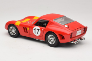 Ferrari 250 GTO #17 Bburago Sammlerborse Czerwony Bburago 1:18 3007-P1 Metal — zdjęcie 7 z 8