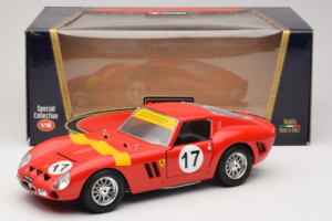 Ferrari 250 GTO #17 Bburago Sammlerborse Czerwony Bburago 1:18 3007-P1 Metal — zdjęcie 8 z 8