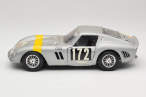 Ferrari 250 GTO #172 L. Bianchi / G. Berger Tour de France 1962 Srebrny Limitowana Edycja Bburago 1:18 3011-S1 Metal — zdjęcie 4 z 8