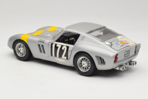 Ferrari 250 GTO #172 L. Bianchi / G. Berger Tour de France 1962 Srebrny Limitowana Edycja Bburago 1:18 3011-S1 Metal — zdjęcie 7 z 8