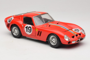 Ferrari 250 GTO #19 Czerwony Pasy 1962 Bburago 1:18 3011-P3 Metal — zdjęcie 6 z 8