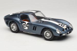 Ferrari 250 GTO #24 Niebieski Biały Pasek 1962 Bburago 1:18 3011-B2 Metal — zdjęcie 6 z 8