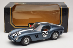 Ferrari 250 GTO #24 Niebieski Biały Pasek 1962 Bburago 1:18 3011-B2 Metal — zdjęcie 8 z 8