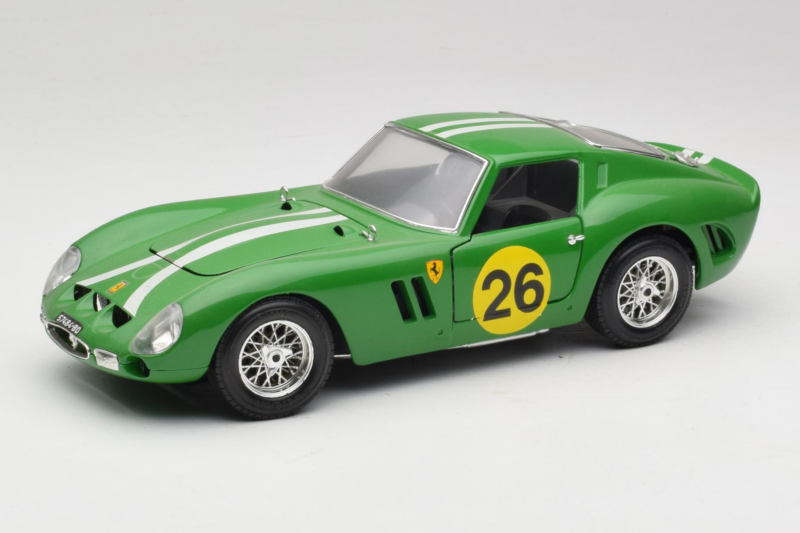 Ferrari 250 GTO #26 Zielony Białe Pasy 1962 Bburago 1:18 3011-G3 Metal
