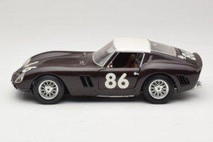 Ferrari 250 GTO #86 Czarny Bburago 1:18 3011-B1 Metal — zdjęcie 4 z 8