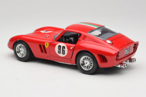 Ferrari 250 GTO #96 Czerwony 1962 Bburago 1:18 3011-N1 Metal — zdjęcie 7 z 8
