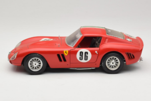 Ferrari 250 GTO #96 Czerwony Włoska Flaga 1962 Bburago 1:18 3011-P2 Metal — zdjęcie 4 z 8