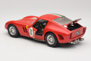 Ferrari 250 GTO #96 Czerwony Włoska Flaga 1962 Bburago 1:18 3011-P2 Metal — zdjęcie 5 z 8