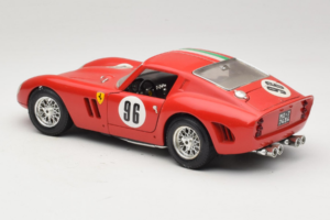 Ferrari 250 GTO #96 Czerwony Włoska Flaga 1962 Bburago 1:18 3011-P2 Metal — zdjęcie 7 z 8