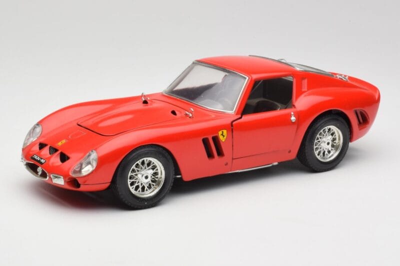 Ferrari 250 GTO Czerwony Bburago 1:18 3011 Metal