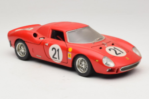 Ferrari 250 LM #21 M. Gregory / J. Rindt 24 Hours of Le Mans 1965 Bburago 1:18 3033-P2 Metal — zdjęcie 6 z 8