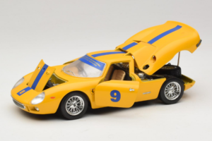 Ferrari 250 LM #9 Żółty 1965 Bburago 1:18 3033-Y1 Metal — zdjęcie 2 z 8