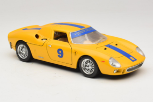 Ferrari 250 LM #9 Żółty 1965 Bburago 1:18 3033-Y1 Metal — zdjęcie 6 z 8