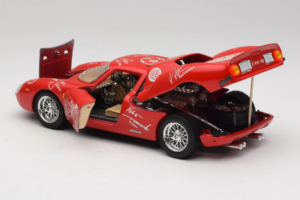 Ferrari 250 LM Czerwono-Biały Essen Autographs Limitowana Edycja Bburago 1:18 3033-P4 Metal — zdjęcie 5 z 8