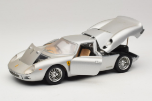 Ferrari 250 LM Srebrny Bburago 1:18 3033-S1 Metal — zdjęcie 2 z 8