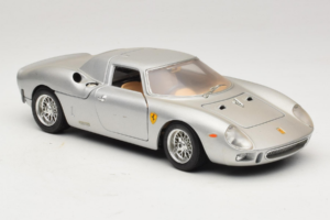 Ferrari 250 LM Srebrny Bburago 1:18 3033-S1 Metal — zdjęcie 6 z 8
