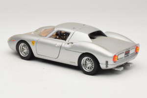 Ferrari 250 LM Srebrny Bburago 1:18 3033-S1 Metal — zdjęcie 7 z 8