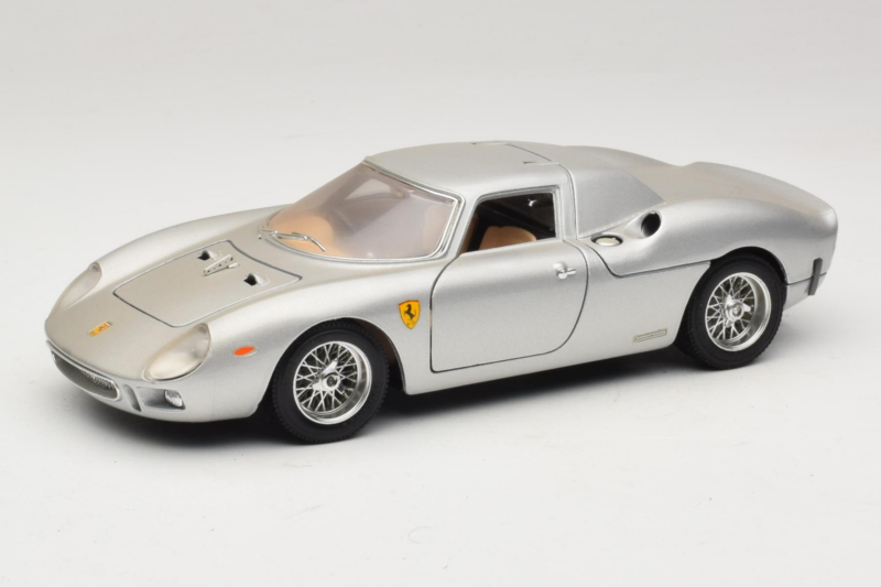 Ferrari 250 LM Srebrny Bburago 1:18 3033-S1 Metal