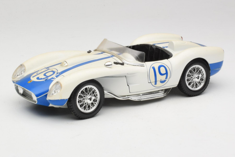 Ferrari 250 Testa Rossa #19 Biały Replacement Box 1957 Bburago 1:18 3007-R5 Metal