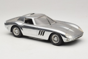 Ferrari 275 GTB Chrome Srebrny Guiloy 1:18 B004 Metal — zdjęcie 6 z 8