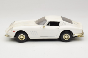 Ferrari 275 GTB/4 Biały ERTL 1:18 7493 Metal — zdjęcie 4 z 8