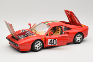 Ferrari 288 GTO #40 Czerwony Włoska Flaga 1984 Bburago 1:18 3027-P1 Metal — zdjęcie 2 z 8