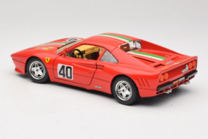 Ferrari 288 GTO #40 Czerwony Włoska Flaga 1984 Bburago 1:18 3027-P1 Metal — zdjęcie 7 z 8