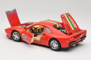 Ferrari 288 GTO #40 Czerwony Włoska Flaga 1984 Bburago 1:18 3027-P1 Metal — zdjęcie 5 z 8