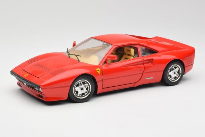 Ferrari 288 GTO Czerwony Bburago 1:18 3027 Metal