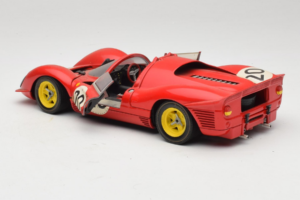 Ferrari 330 P4 #20 Czerwony 1967 Revell 1:18 48822-P1 Metal — zdjęcie 5 z 8