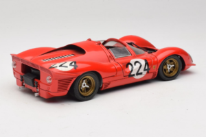 Ferrari 330 P4 #224 Czerwony 1967 Revell 1:18 48825-P2 Metal — zdjęcie 3 z 7