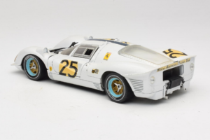 Ferrari 330 P4 #25 Biały Revell 1:18 48845 Metal — zdjęcie 7 z 8