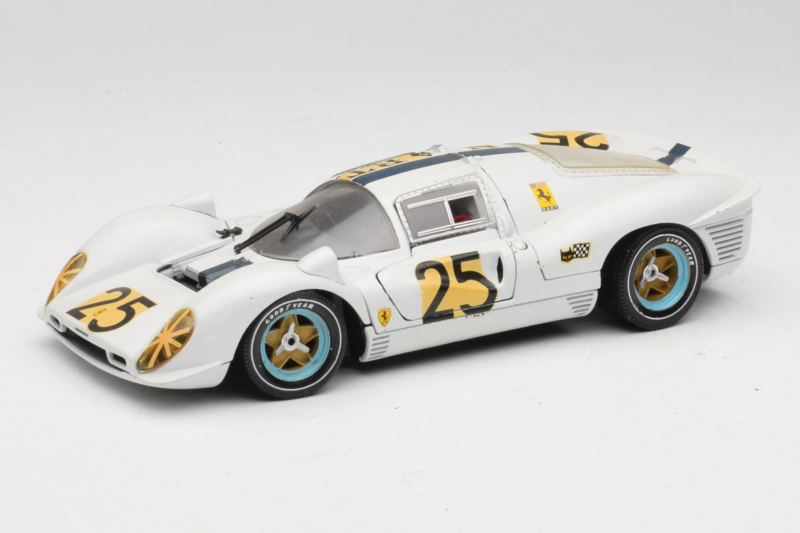 Ferrari 330 P4 #25 Biały Revell 1:18 48845 Metal