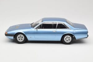 Ferrari 365 GT4 2+2 Niebieski KK-Scale 1:18 KKDC180162 Metal — zdjęcie 3 z 6