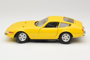 Ferrari 365 GTB/4 Daytona Żółty Techno Giodi 1:18 40011-Y1 Metal — zdjęcie 3 z 7