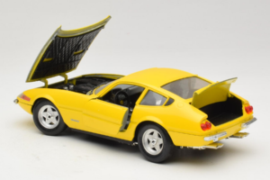 Ferrari 365 GTB/4 Daytona Żółty Techno Giodi 1:18 40011-Y1 Metal — zdjęcie 4 z 7