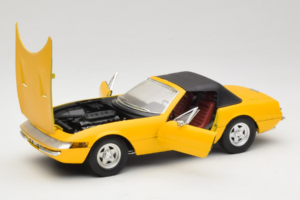 Ferrari 365 GTS Żółty Z Czarnym Dachem Solido 1:18 8018 Metal — zdjęcie 2 z 8