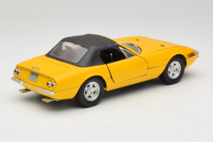 Ferrari 365 GTS Żółty Z Czarnym Dachem Solido 1:18 8018 Metal — zdjęcie 3 z 8