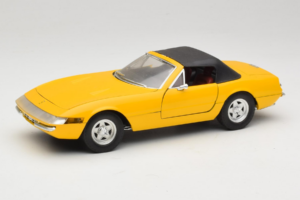 Ferrari 365 GTS Żółty Z Czarnym Dachem Solido 1:18 8018 Metal