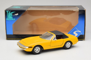 Ferrari 365 GTS Żółty Z Czarnym Dachem Solido 1:18 8018 Metal — zdjęcie 8 z 8