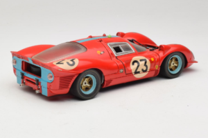 Ferrari 412P #23 W. Mairesse / J. Beurlys Le Mans 1967 Czerwony Revell 1:18 48826 Metal — zdjęcie 3 z 8